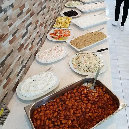 Zafira 2* Szkála Rahoníu